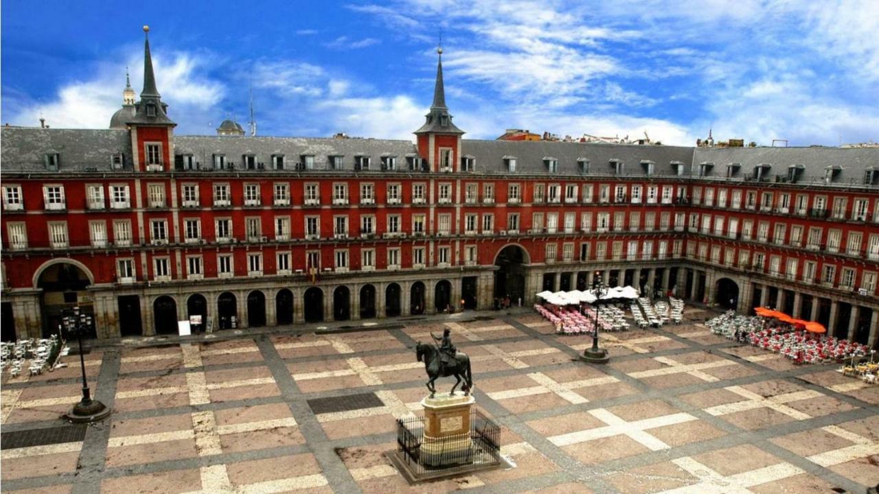 Buhardilla En La Calle Mayor... Centrico Y Con A/A Apartment Madrid Bagian luar foto